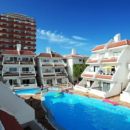 Location P, Terrace With Pool View, Sunny, Quiet, Wifi Lägenhet *