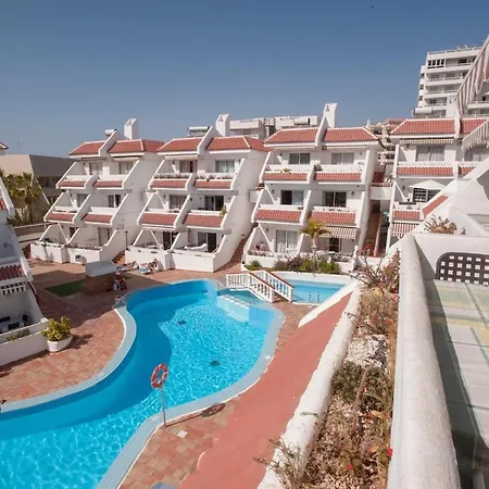 아파트 Location P, Terrace With Pool View, Sunny, Quiet, Wifi