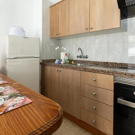Апартаменты Location P, Terrace With Pool View, Sunny, Quiet, Wifi Плая-де-лас-Америкас