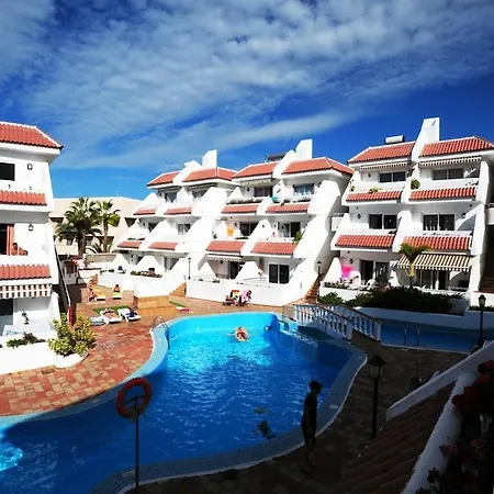 아파트 Location P, Terrace With Pool View, Sunny, Quiet, Wifi *