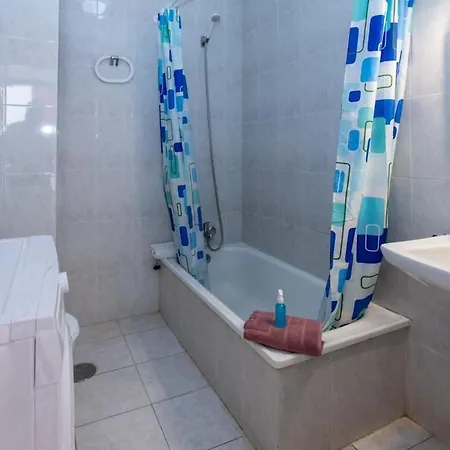 Location P, Terrace With Pool View, Sunny, Quiet, Wifi 아파트