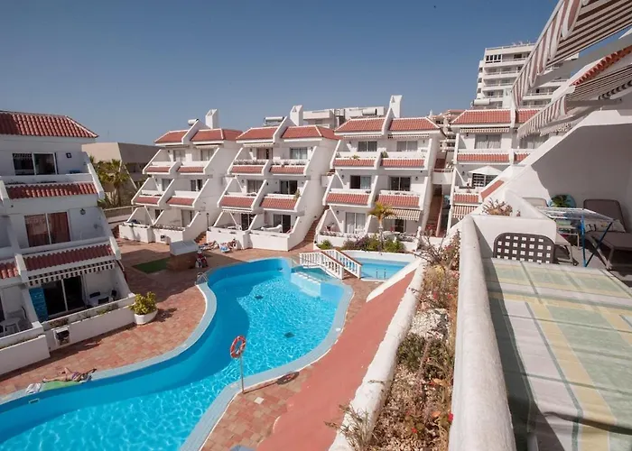 Lägenhet Location P, Terrace With Pool View, Sunny, Quiet, Wifi