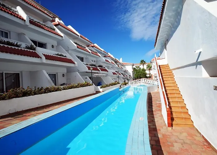 Lägenhet Location P, Terrace With Pool View, Sunny, Quiet, Wifi