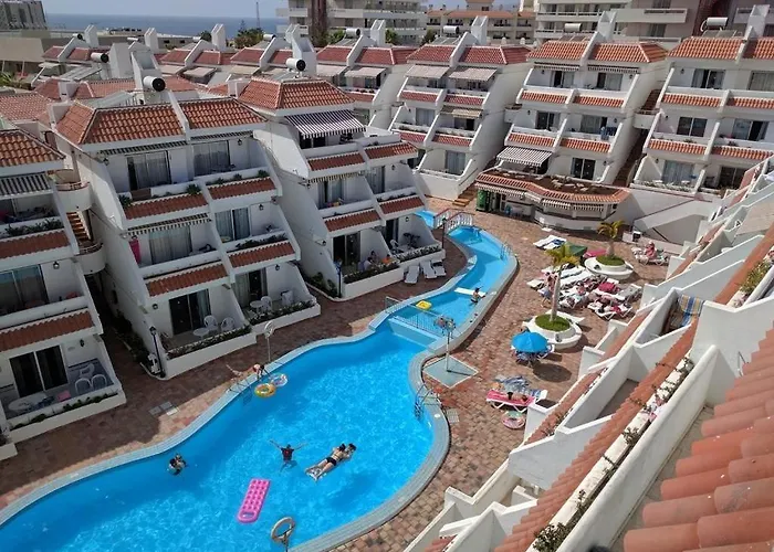 Location P, Terrace With Pool View, Sunny, Quiet, Wifi Lägenhet *