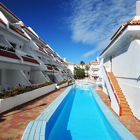 アパート Location P, Terrace With Pool View, Sunny, Quiet, Wifi *