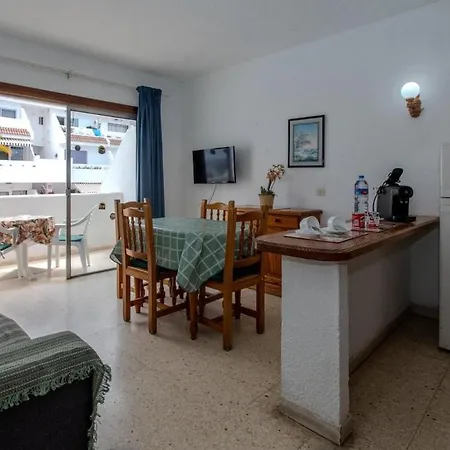 アパート Location P, Terrace With Pool View, Sunny, Quiet, Wifi